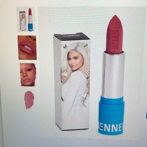 Kylie Cosmetics flirtini lipstick